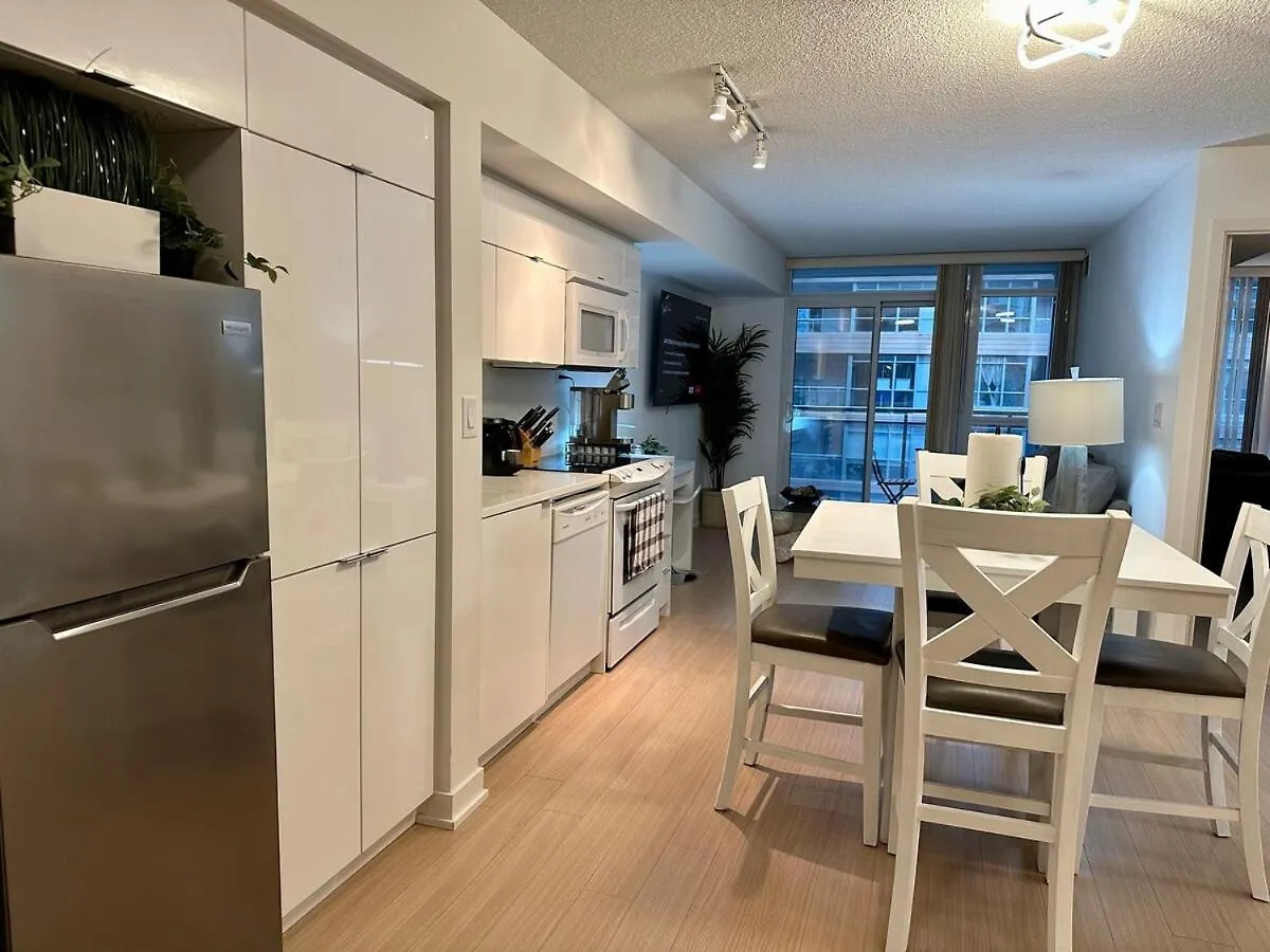 Comfy 1Bdrm Plus Den 3 Real Beds Toronto Canada