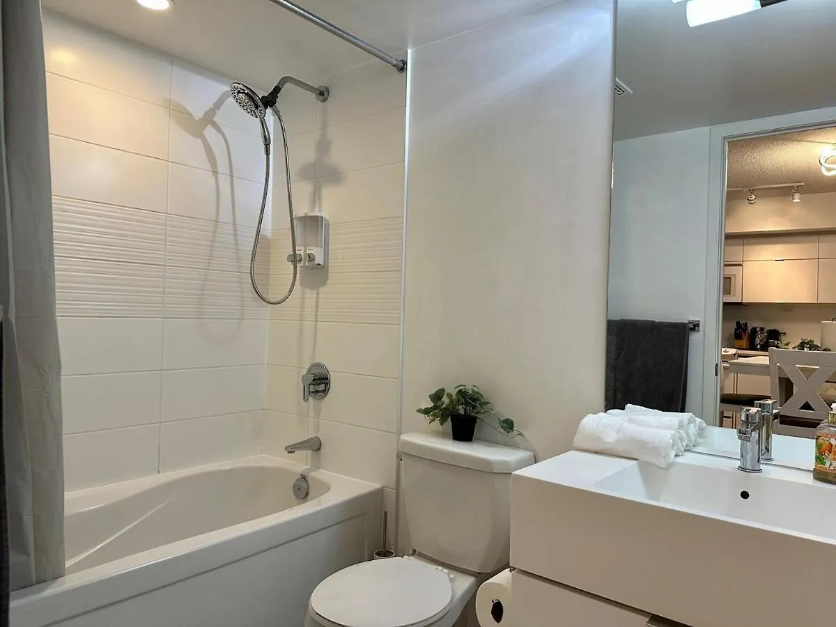 Comfy 1Bdrm Plus Den 3 Real Beds Toronto 0*,  Canada