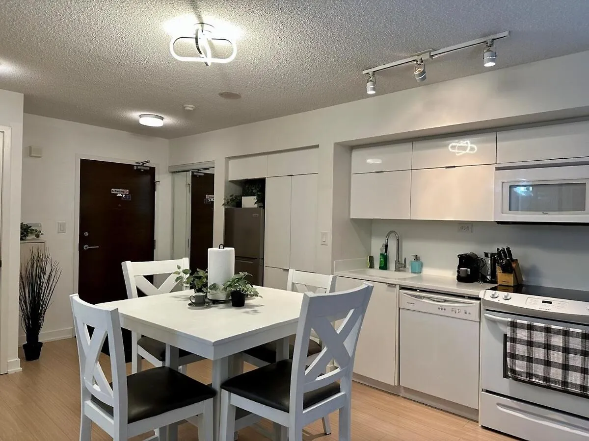 Comfy 1Bdrm Plus Den 3 Real Beds Toronto