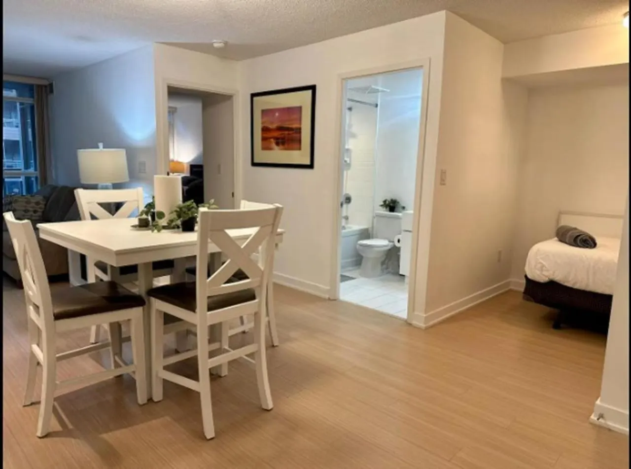 Comfy 1Bdrm Plus Den 3 Real Beds トロント アパート